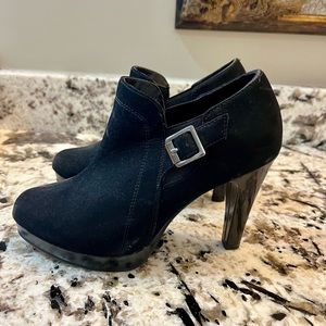 Fioni Suede Heeled Booties 7
